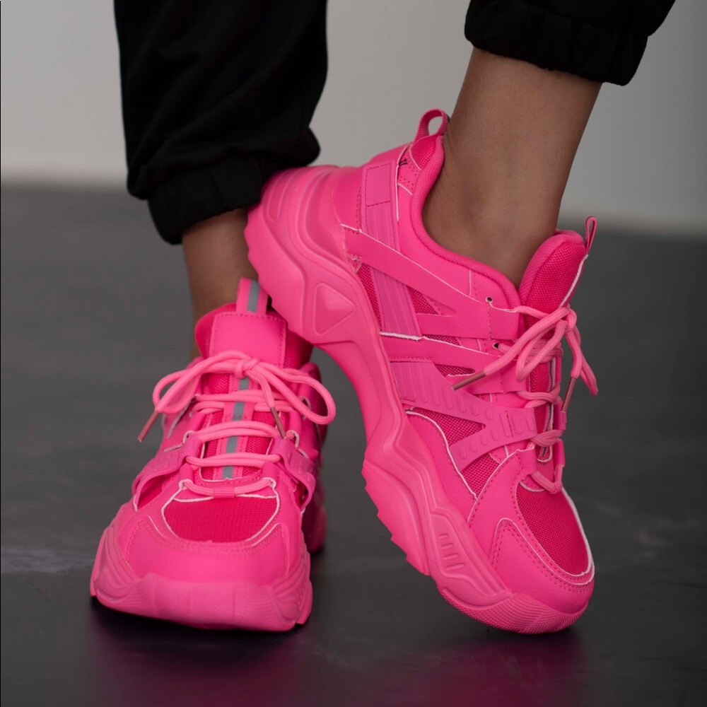 Berness Chunky Sole Athletic Sneakers in Hot Pink